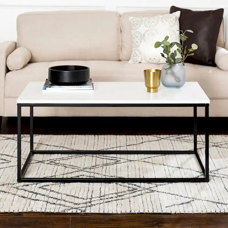 Table basse moderne à cadre métallique glamour