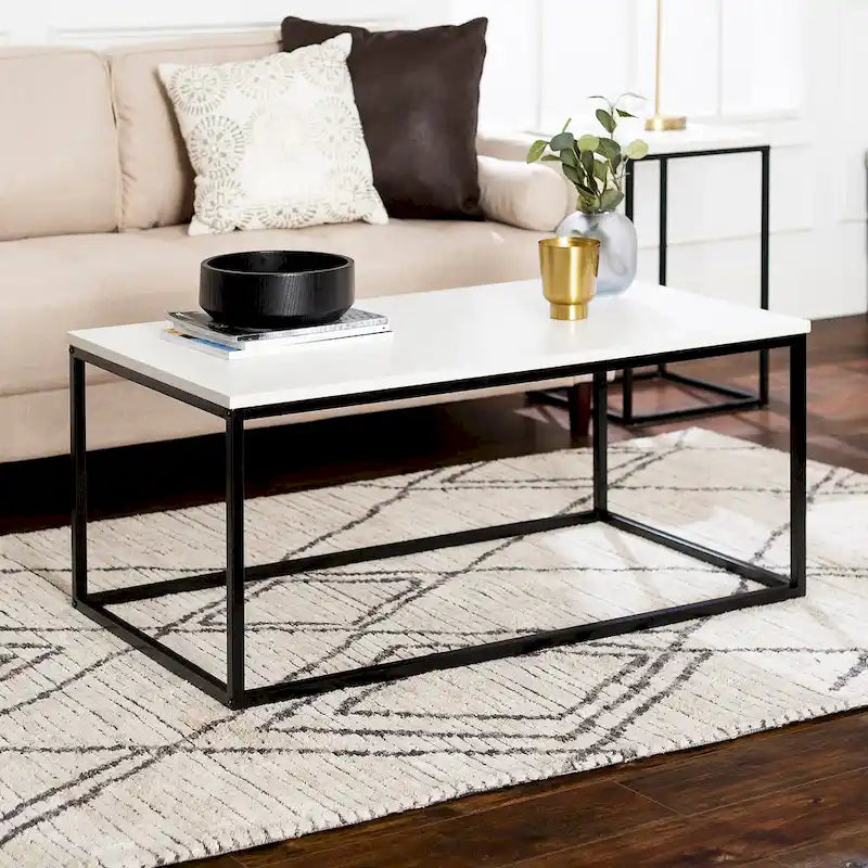 Table basse moderne à cadre métallique glamour